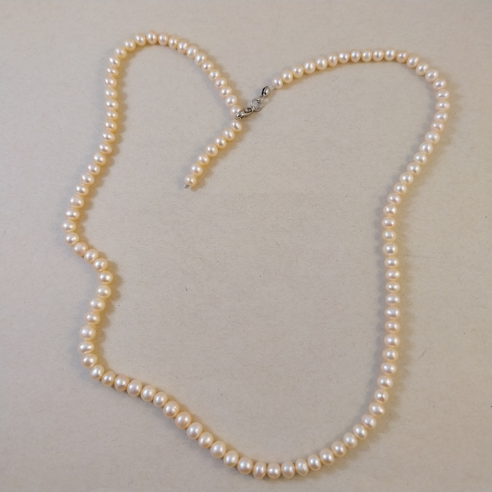 Freshwater Pearl Necklace - Picture 6 of 14